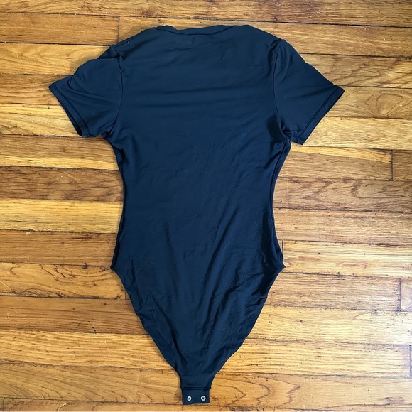 skims fits everybody tshirt bodysuit in onyx black - Picture 2 of 3
